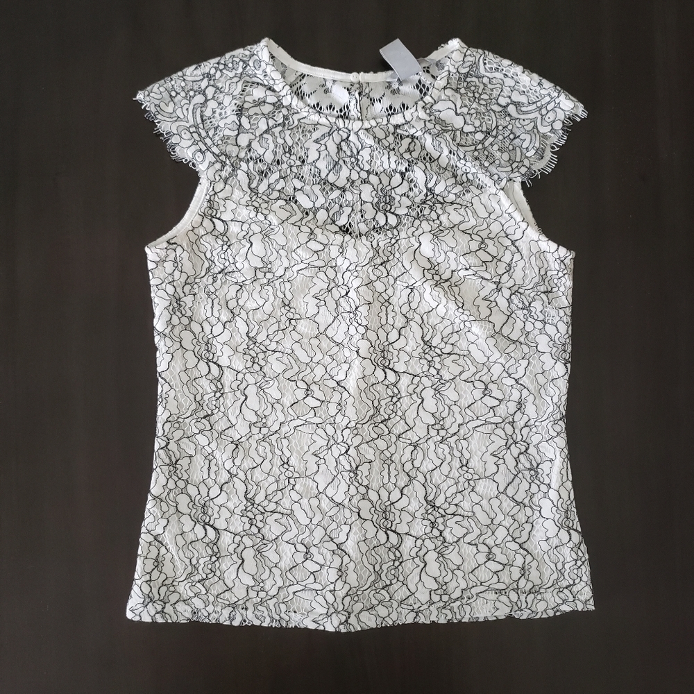 ⭐3/$25⭐ H&M Women's Floral Lace Top Size XS